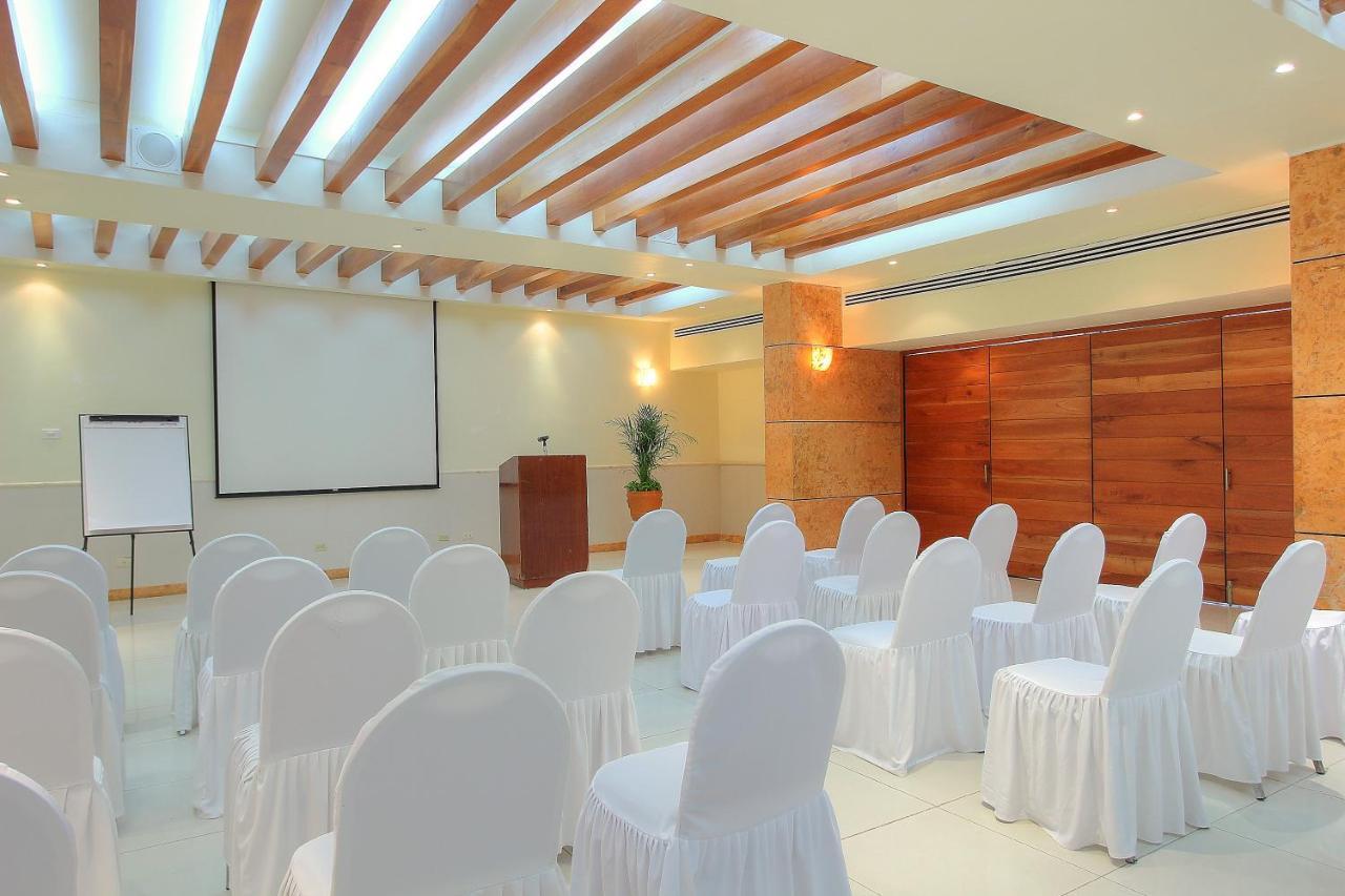 Fiesta Inn Villahermosa Cencali Exteriör bild