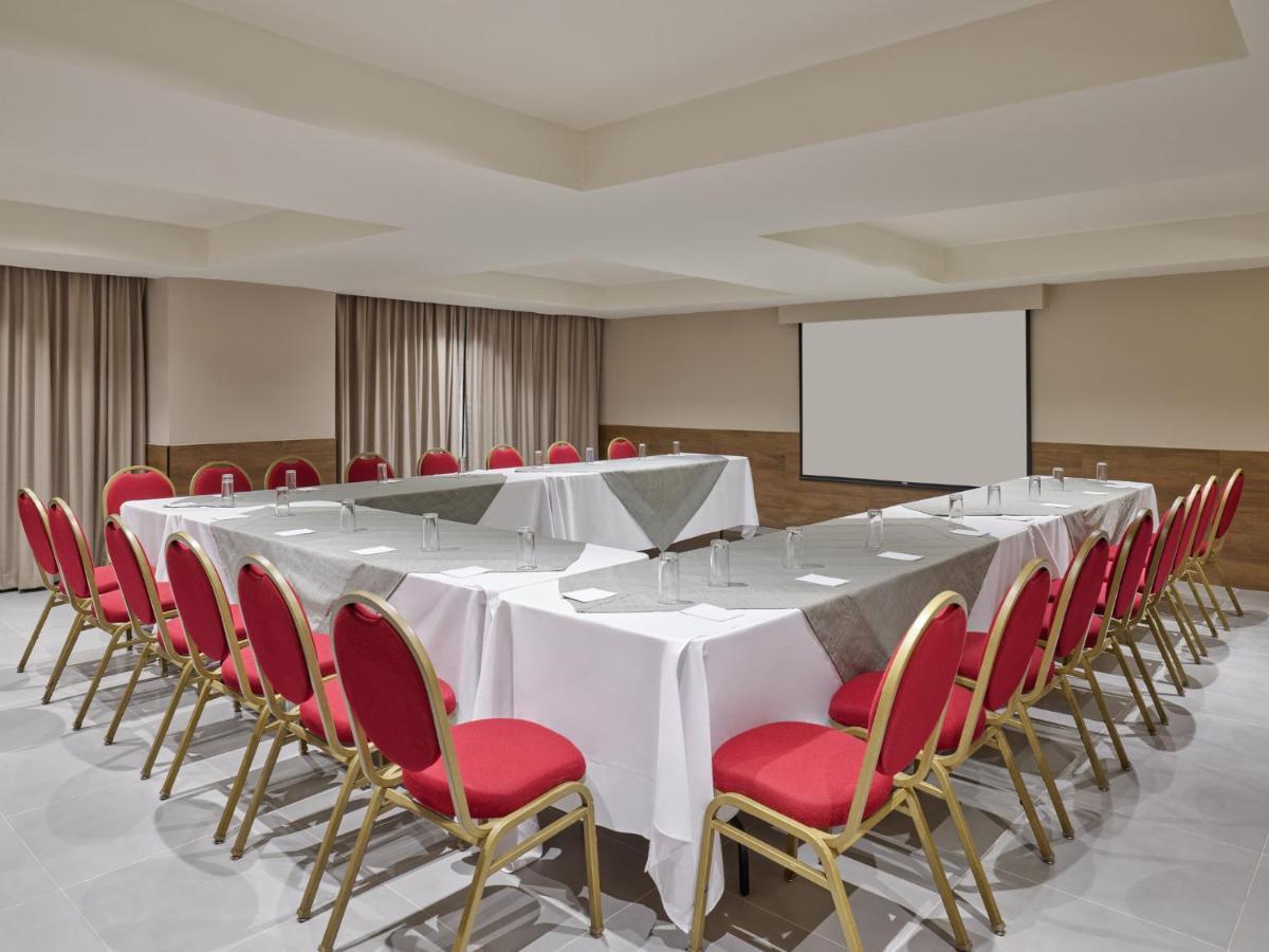 Fiesta Inn Villahermosa Cencali Exteriör bild