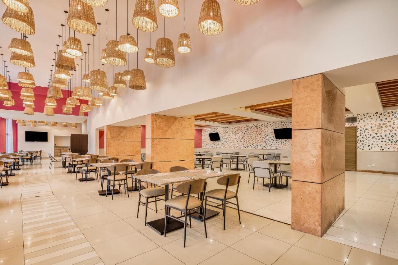 Fiesta Inn Villahermosa Cencali Exteriör bild