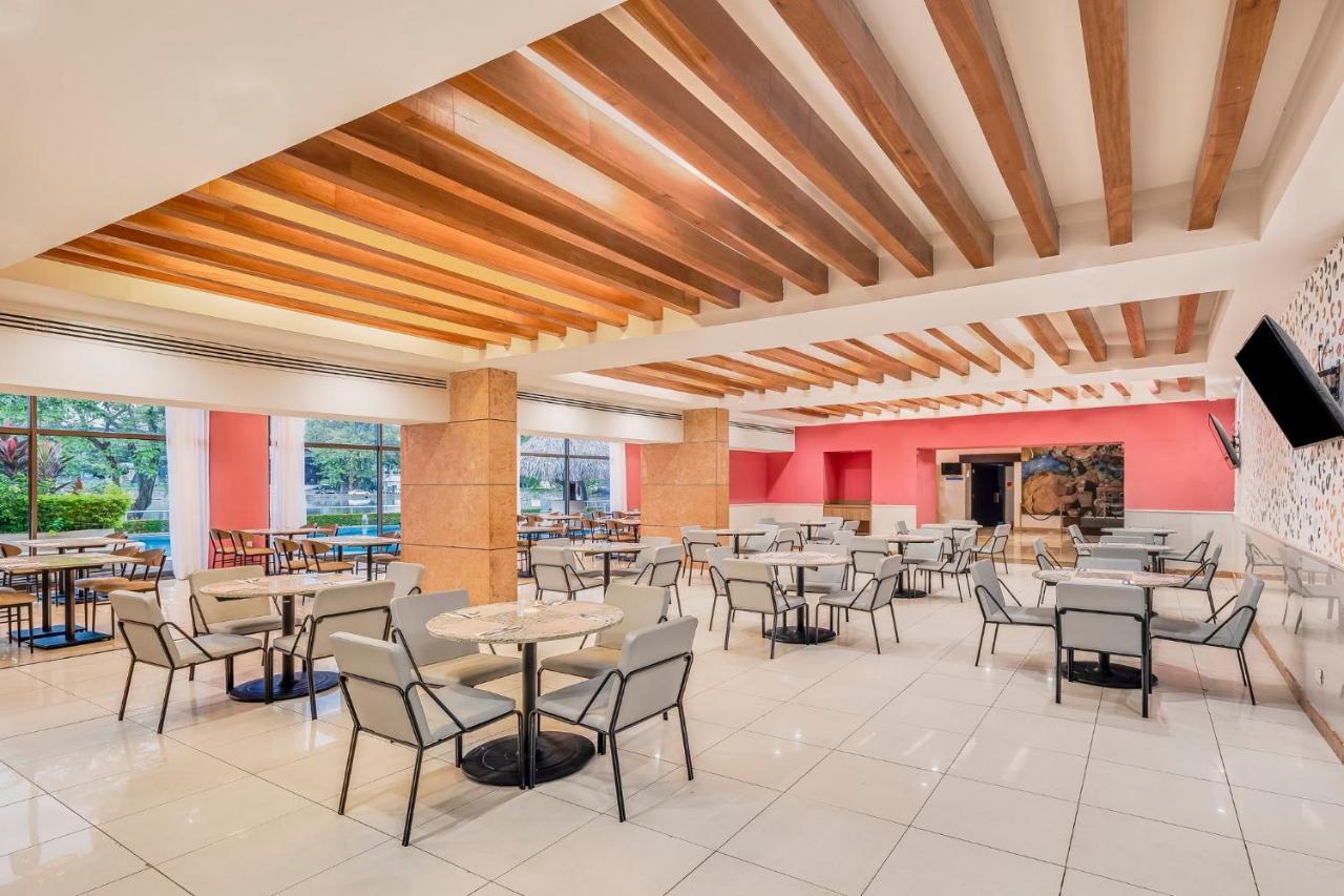 Fiesta Inn Villahermosa Cencali Exteriör bild
